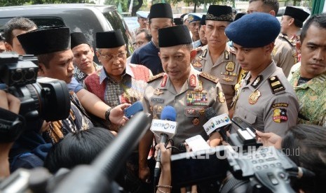 Kapolri Jenderal Tito Karnavian, bersama Ketum PBNU Said Aqil Siraj saat menghadiri acara silaturahim dan sarapan pagi di kantor PBNU di Kramat Raya, Jakarta Pusat, Ahad (27/11). 