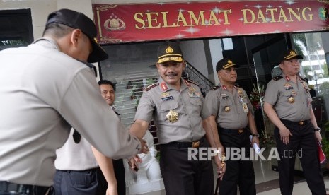 Kapolri Jendral Pol Badrodin Haiti usai mengunjungi ruang instalasi forensik RS Polri Kramat Jati, Jakarta, Jumat (15/1). 