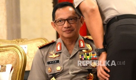  Kapolri Tito Karnavian sebelum mengikuti evaluasi kinerja Polri dan Kejaksaan oleh Presiden Joko Widodo di Istana Negara, Jakarta, Selasa (19/7). (Republika/Wihdan)