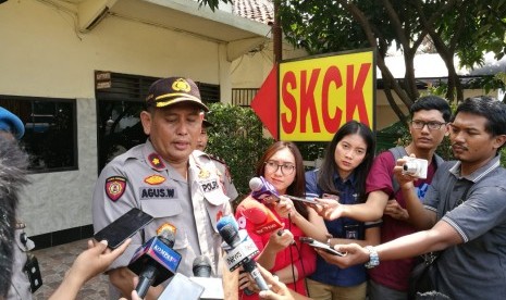 Kapolsek Ciracas, Kompol Agus Widar sudah kembali bertugas di kantornya, Jumat (14/12).