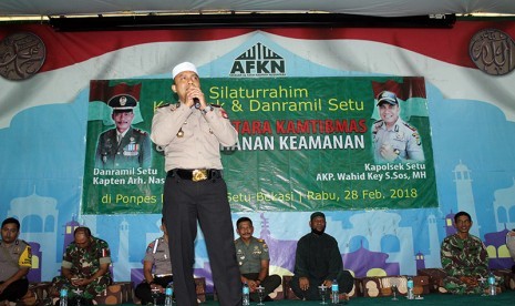 Kapolsek Setu, Kabupaten Bekasi, AKP Wahid Key.