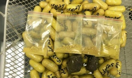 Kapsul yang berisi heroin ditemukan di perut dua penumpang yang akan terbang ke Inggris dari Bandara Riyadh, Arab Saudi