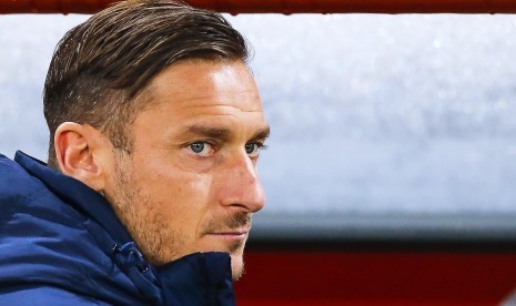 Legenda Italia dan AS Roma, Francesco Totti. Totti meragukan jika kompetisi Serie A Liga Italia musim 2019/2020 bisa rampung karena dampak corona.