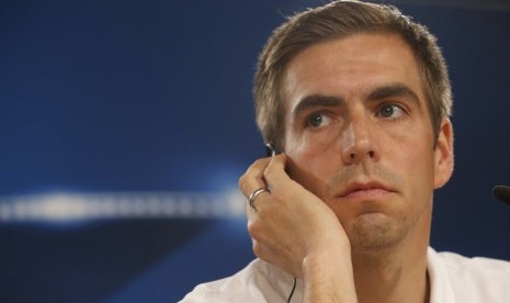 Kapten Bayern Muenchen, Philip Lahm saat memberikan keterangan pers di Santiago Bernabeu, Senin (17/4) jelang leg kedua perempat final Liga Champions lawan Real Madrid.