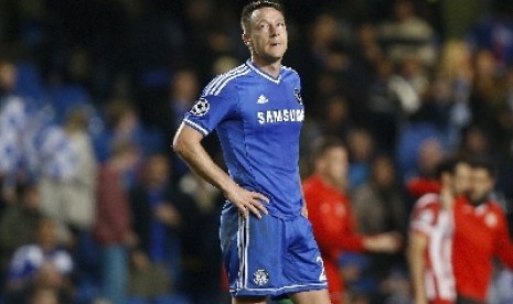 Kapten Chelsea,  John Terry.