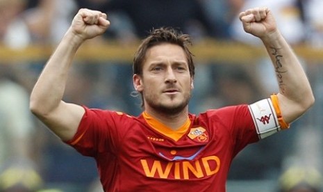 Kapten Francesco Totti.