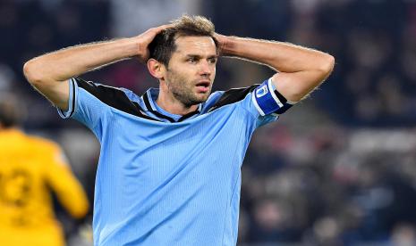 Kapten Lazio, Senad Lulic, dikabarkan sudah pulih namun belum pasti apakah bisa tampil menghadapi Lazio di laga Liga Serie A Italia.