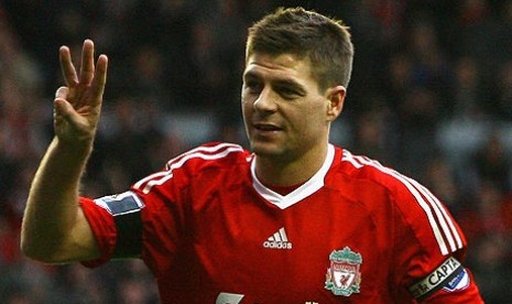 Kapten Liverpool Stevan Gerrard.