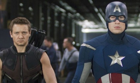 Karakter Hawkeye dan Captain America.