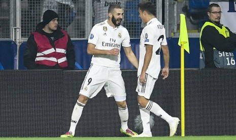 Karim Benzema (kiri).