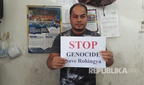 Karimullah (37) warga etnis Rohingya yang mengungsi ke Indonesia pada 2011 lalu hingga saat ini. Karim merupakan salah satu etnis Rohingya yang tinggal di wilayah utara kota Maungdaw, Rakhine, Senin (4/9).