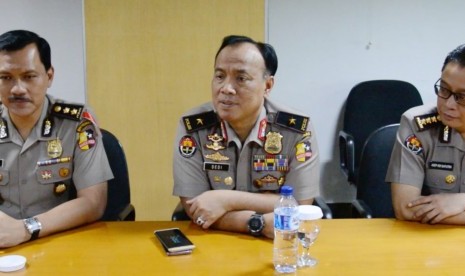 Karopenmas Divisi Humas Polri, Brigjen Pol Dedi Prasetyo (tengah)