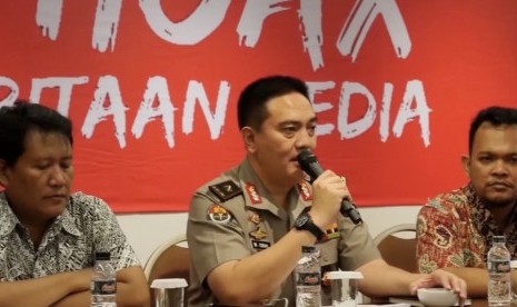 Karopenmas Polri Brigjen Mochammad Iqbal (tengah)