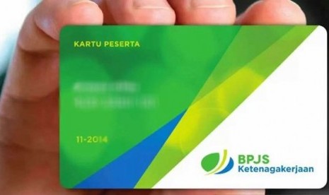 Badan Penyelenggara Jaminan Sosial Ketenagakerjaan (BPJS TK) mendonasikan tiket kegiatan lari marathon ke Badan Amil Zakat Nasional (Baznas). Foto: Kartu BPJS Ketenagakerjaan