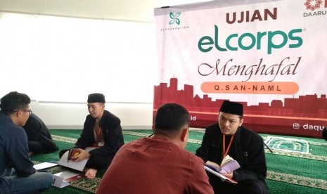 Karyawan Elcorps ikuti ujian menghapal Surat An-Naml di hadapan tim dari Daarul Qur'an Bandung.