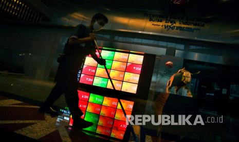 Indeks Harga Saham Gabungan (IHSG) dibuka di zona hijau pada perdagangan pagi ini, Selasa (28/4). Indeks saham menguat sebesar 0,20 persen 4.530,96 melanjutkan penguatan sebelumnya di level 4.513,14.