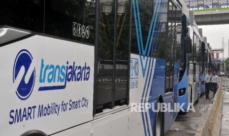 Bus Transjakarta.