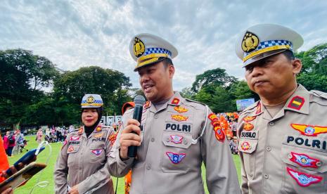 Kasat Lantas Polresta Bogor Kota, Kompol Galih Apria (tengah). 