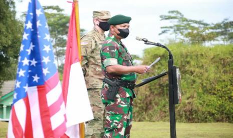 Kasdivif 1/Kostrad Brigjen Anton Yuliantoro bersama Chief of ODC Kolonel Ian Fancis.