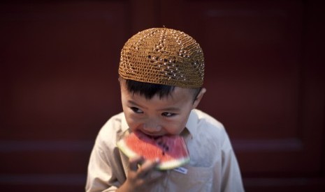 Kata-kata sang kakak lebih efektif ke adik dalam upaya mengajarkan hidup dan makan sehat.