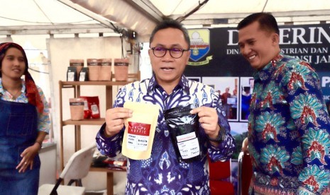 kata Ketua MPR RI, Zulkifli Hasan pada acara Pencanangan Hari Kopi Nasional dan Ikrar Pengurus Dewan Kopi Indonesia (Dekopi) di Intermark, Kota Tangerang Selatan, Ahad (11/3).