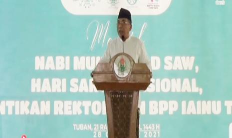 Katib Aam PBNU KH Yahya Cholil Staquf saat memberikan sambutan dalam pelantikan Rektor IAINU Tuban, Kamis (28/10).