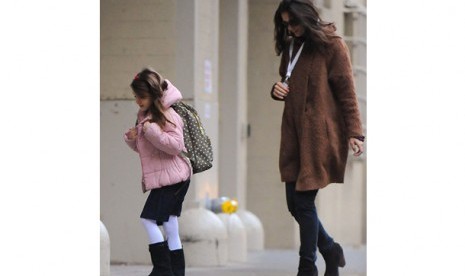 Katie Holmes dan Suri Cruise yang kompak