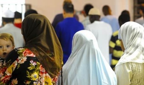 Kaum Muslimin Brasil saat melaksanakan shalat berjamaah di sebuah masjid di Kota Rio de Janeiro.