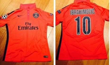 Kaus hadiah Zlatan Ibrahimovic kepada David Beckham