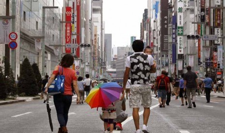 Kawasan Ginza di Tokyo.