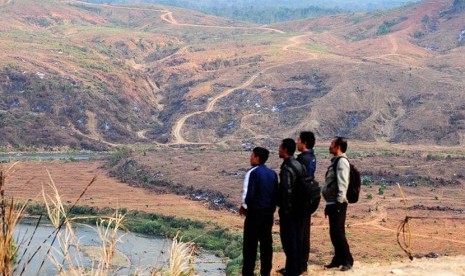  Terlihat kawasan waduk Jatigede yang sudah selesai pengerjaannya, di Kabupaten Sumedang, Rabu (29/7).  (foto : Septianjar Muharam)