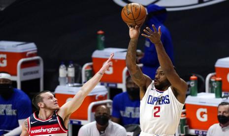 Kawhi Leonard mencetak 32 poin saat LA Clippers mengakhir lima kemenangan beruntung Washington Wizards, Rabu (24/2) WIB.