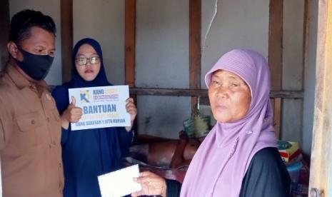 KC Foundation. KC Foundation membantu warga yang membutuhkan bantuan  