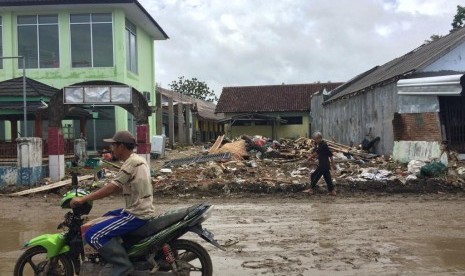 Keadaan Desa Sumberjaya, Kecamatan Sumur, Kabupaten Pandeglang, Kamis (28/12). 