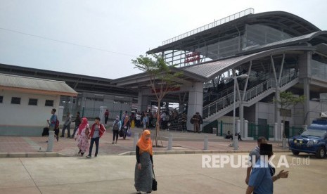 Suasana Stasiun Cikarang di Kabupaten Bekasi.