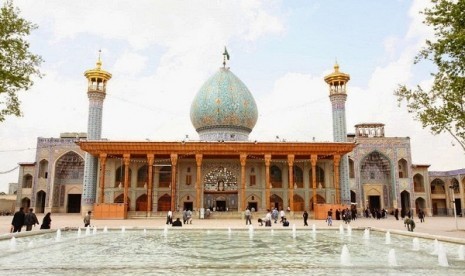 Keagungan Masjid Shah-e-Cheragh ini terdengar hingga penjuru dunia.