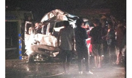 Kecelakaan beruntun di tol Jagorawi yang melibatkan anak Ahmad Dhani Ahmad Abdul Qodir Jaelani alias Dul. Dalam kejadian ini enam orang tewas