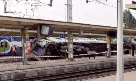 Kecelakaan kereta api di Stasiun Bretigny-sur-Orge, Prancis.