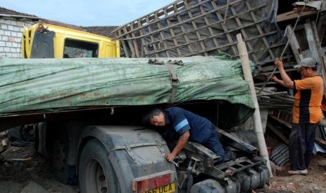 Kecelakaan truk trailer (ilustrasi)