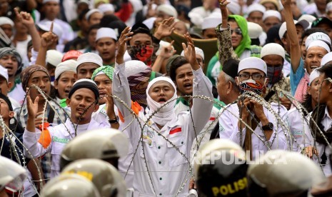 Massa Front Pembela Islam (FPI) (ilustrasi)