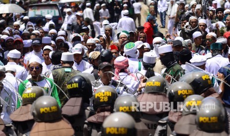 Massa Front Pembela Islam 