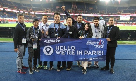 Keenam orang Indonesia yang beruntung mengunjungi Parc Des Princes