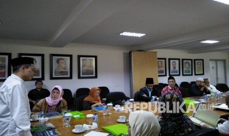 Kegiatan 30 Menit Lancar Baca Alquran di Gedung Harian Republika.