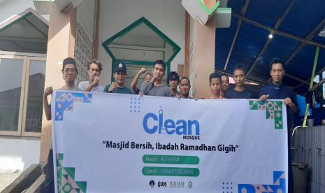 Kegiatan BBM ini dirangkaikan dengan penyaluran kurma kepada pengurus masjid.