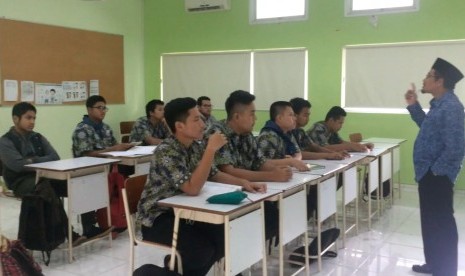 Kegiatan belajar mengajar di Sekolah Islam Terpadu Insan Cendekia Madani (ICM), Serpong