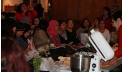 Kegiatan cooking class Persatuan Wanita Tembagapura di Lupa Lelah Club Tembagapura, Selasa (17/9)