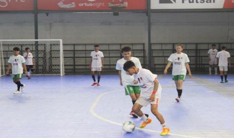 Kegiatan fun futsal di Kota Padang, Sumatra Barat. 