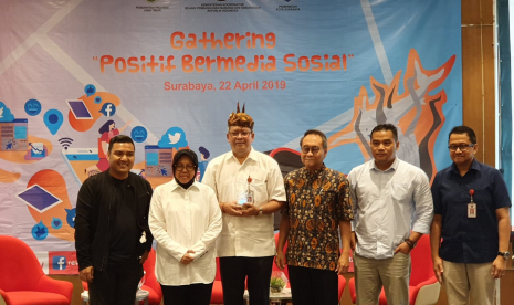 Kegiatan Gathering Positif Bermedia Sosial terus dilakukan Kemenko PMK bersama admin media sosial Kementerian/Lembaga termasuk Kemenpora hingga penggiat media sosial, komunitas, serta organisasi kepemudaan seperti Purna Paskibraka dan Pramuka.