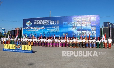 Kegiatan internasional 3rd Multilateral Naval Exercise Komodo (MNEK) 2018 resmi dibuka di Pelabuhan Lembar, Lombok Barat, NTB, Sabtu (5/5).