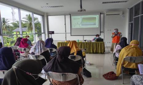 Kegiatan kaji banding dilaksanakan di puskesmas Lamaru yang diikuti oleh Dinaskesehatan Kabupaten Paser dan 19 puskesmas lainnya, Sabtu (18/12). Kaji banding kali ini dilakukanuntuk mengkaji bersama terkait pemberdayaan lansia yang diadakan di Lamaru.